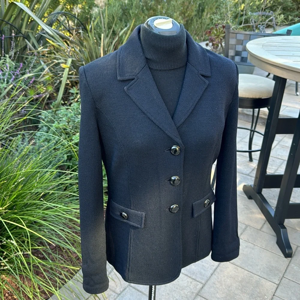St. John Black Blazer - Picture 6 of 12